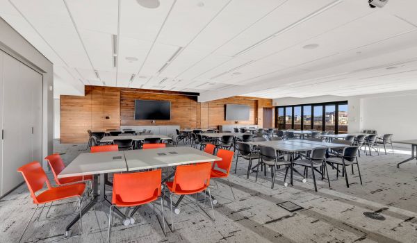 1737 McGee building interior office space