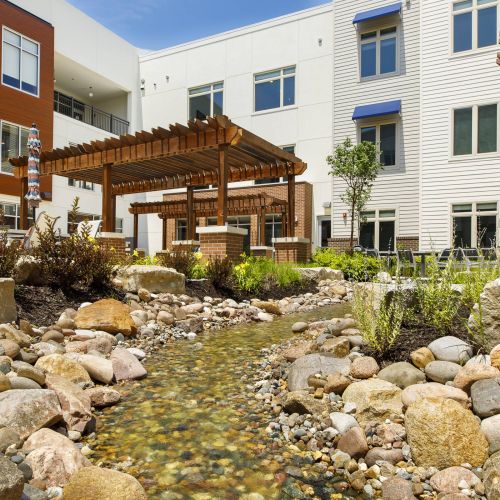 Avenue 81 apartment community outdoor courtyard